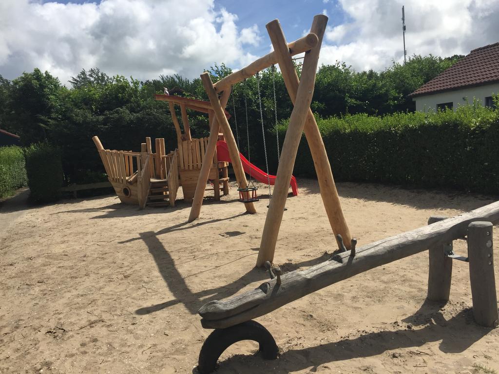 דה בורג Vakantiepark Dennenoord מראה חיצוני תמונה