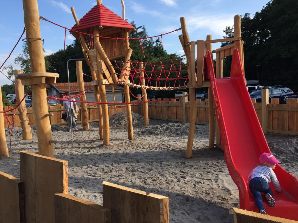 דה בורג Vakantiepark Dennenoord מראה חיצוני תמונה